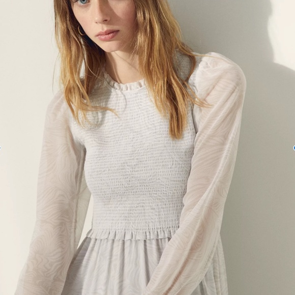 Aritzia Wilfred Rosalyn Midi Dress Smocked Chiffon Birch / Beige - Picture 4 of 8